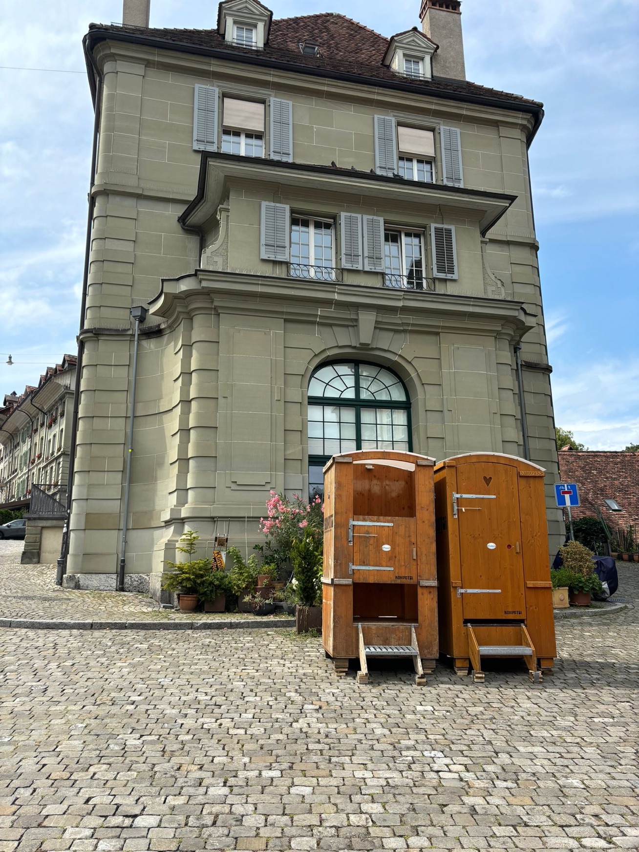Nachhaltige Trocken-Toiletten mieten