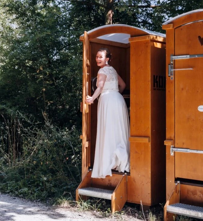 Mobile Toilette für Hochzeit / Outdoor Event: - wie viele Toiletten braucht dein Event? Unser Toilettenrechner sagt es dir!